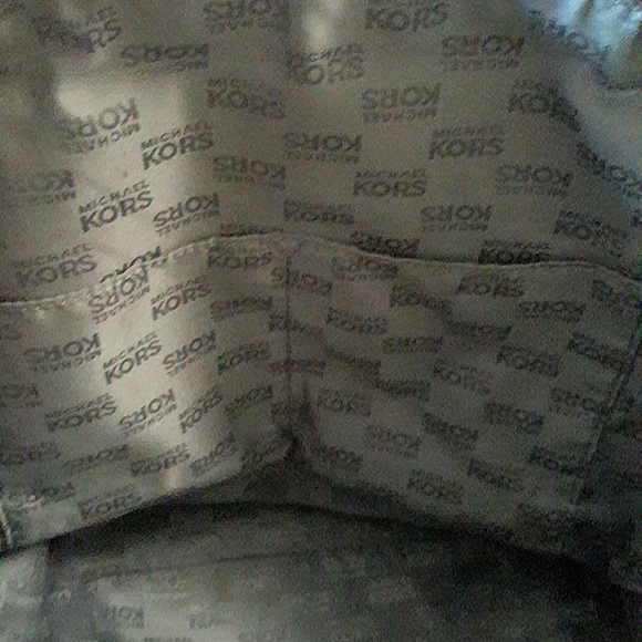 Michael Kors large classic silver/gray canvas & leather crossbody shoulder bag - Picture 9 of 16